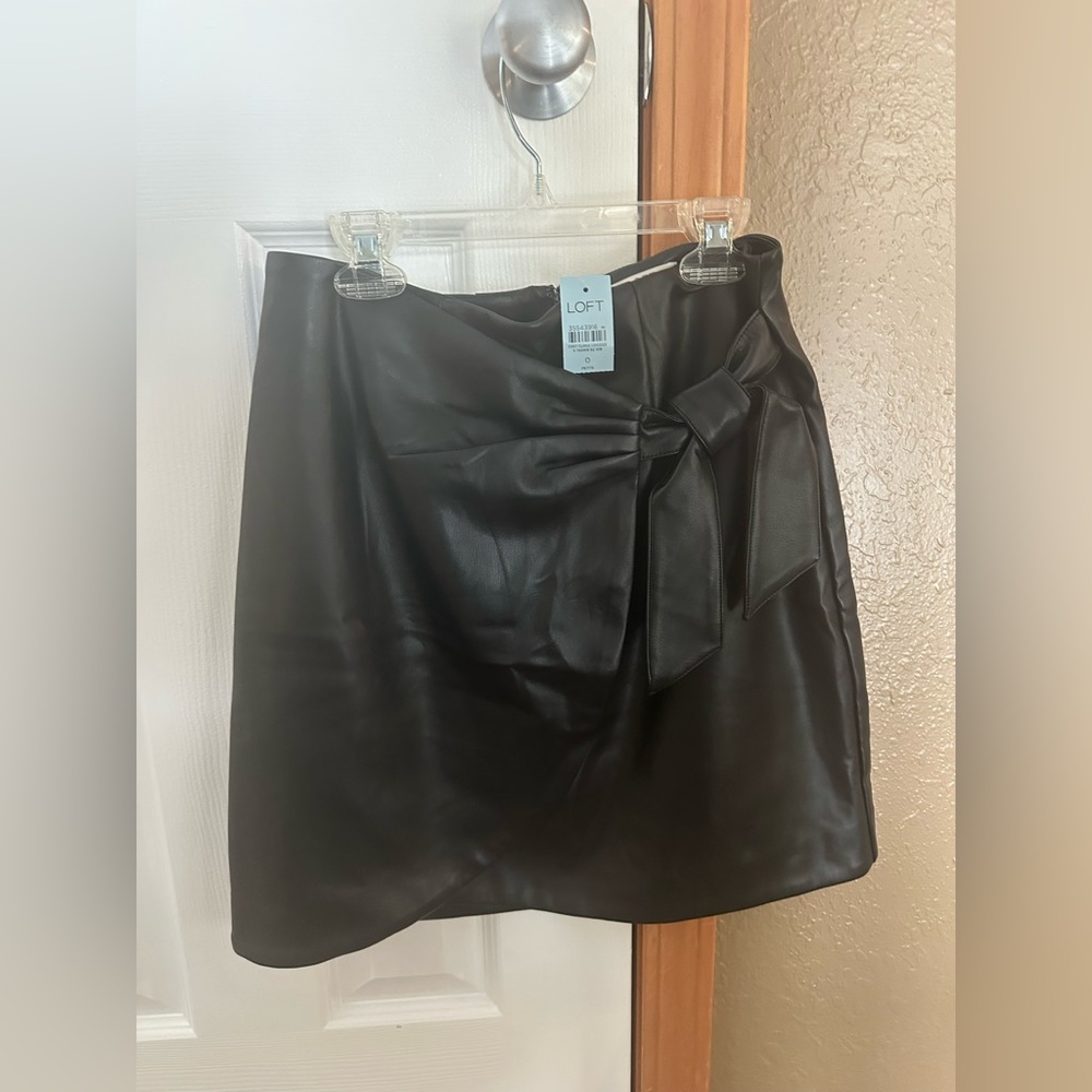 LOFT Elegant Black Mini Skirt with Bow